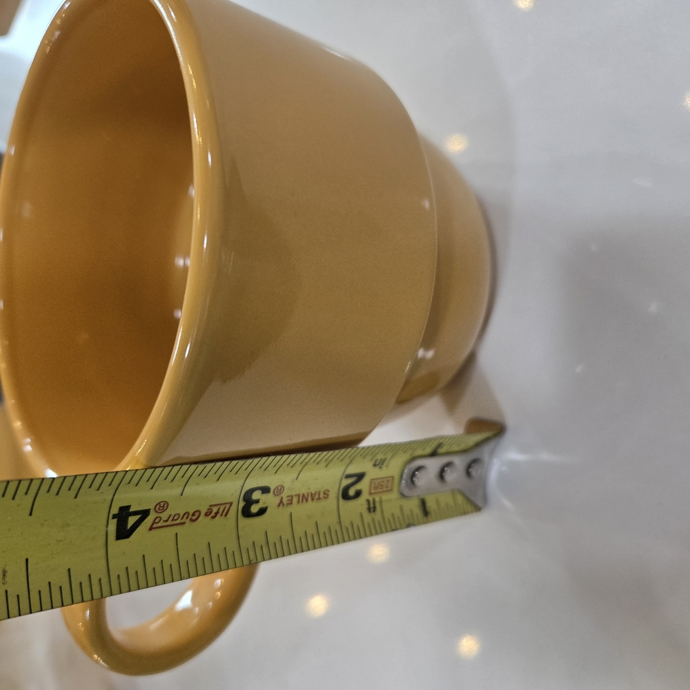 Classic Yellow Mug Set